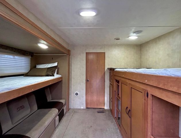 furnished-camper-c-011